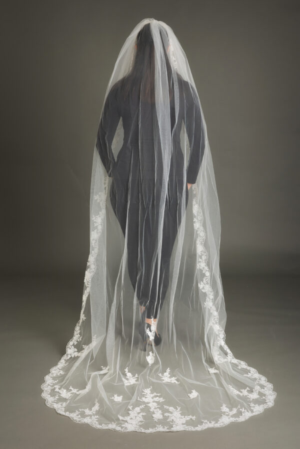 Single-Tier Veil with Embroidered Edge, Sequins & Diamante Accents [BV012] (Available In Ivory, White, or Light Gold)