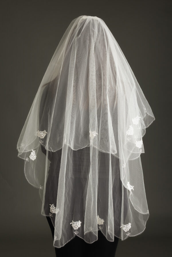 One-Tier Scalloped edge with applique Wedding Bridal Veil [2075]