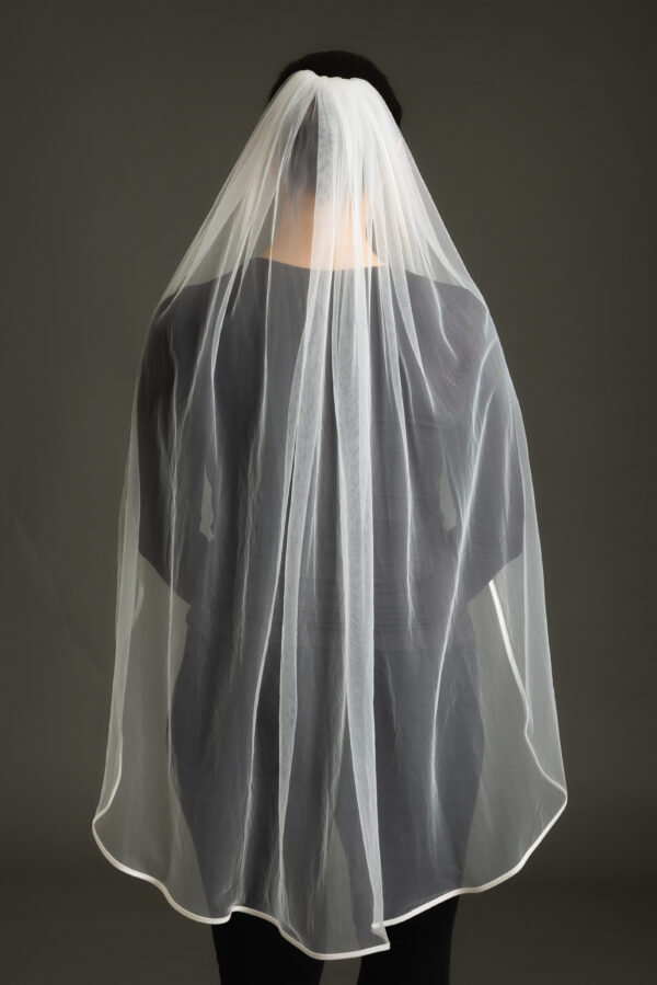 One-Tier Wedding Bridal Veil with 1/2cm Satin Trim [2200]